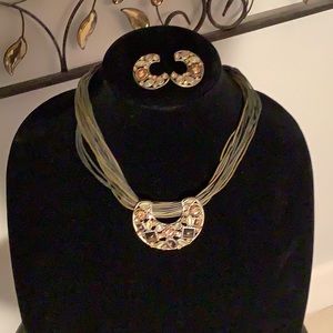 Jewelry set (Necklace and earrings)